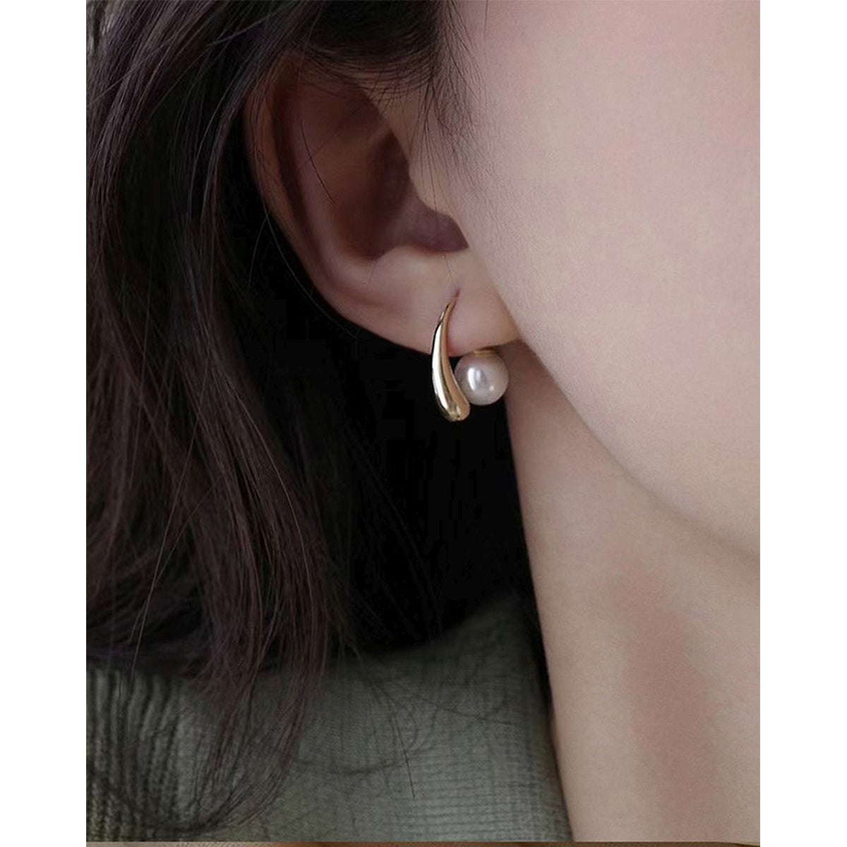 Dainty Pearl Glossy Copper 18K Gold Hoop Earring For Women Bulk Secondary image