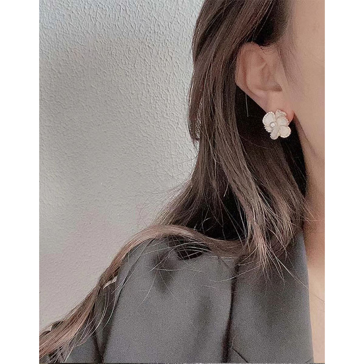 White Oyster CZ Pearl 3D Petal Flower Copper Stud Earring Bulk