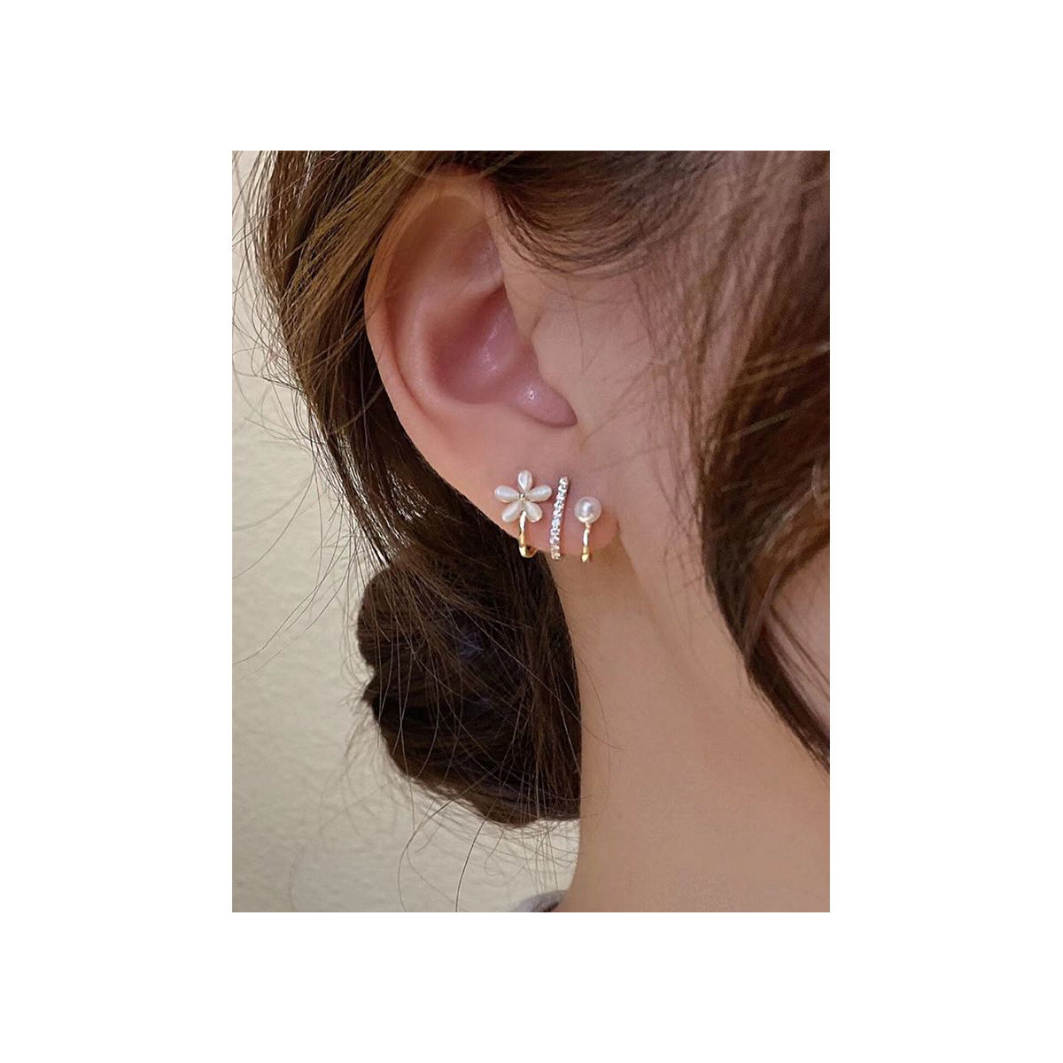 Flower Pearl Cubic Zirconia Copper Huggie Stud Earring For Women Bulk