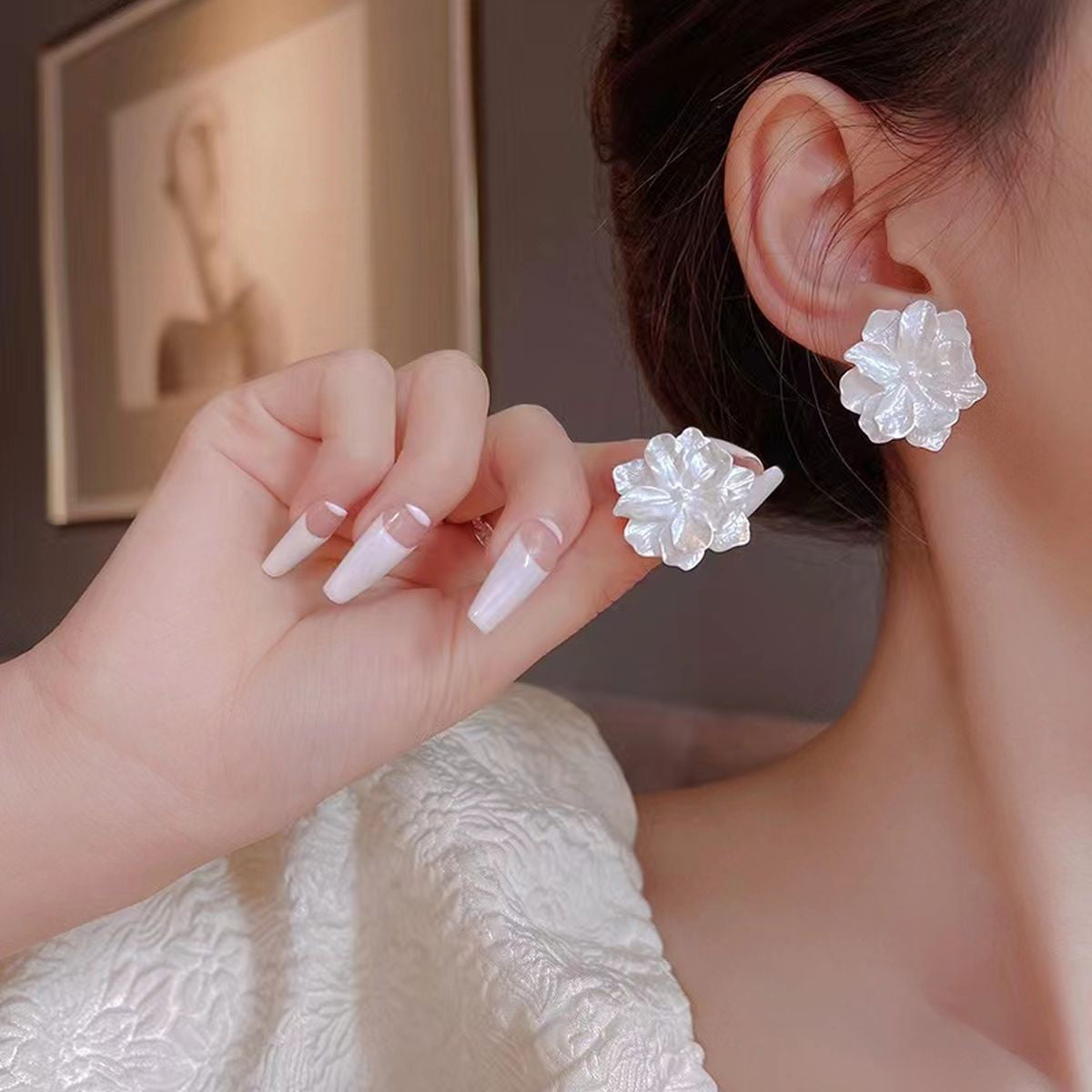 White 3D Flower Acrylic Gold Stud Earring For Women Bulk