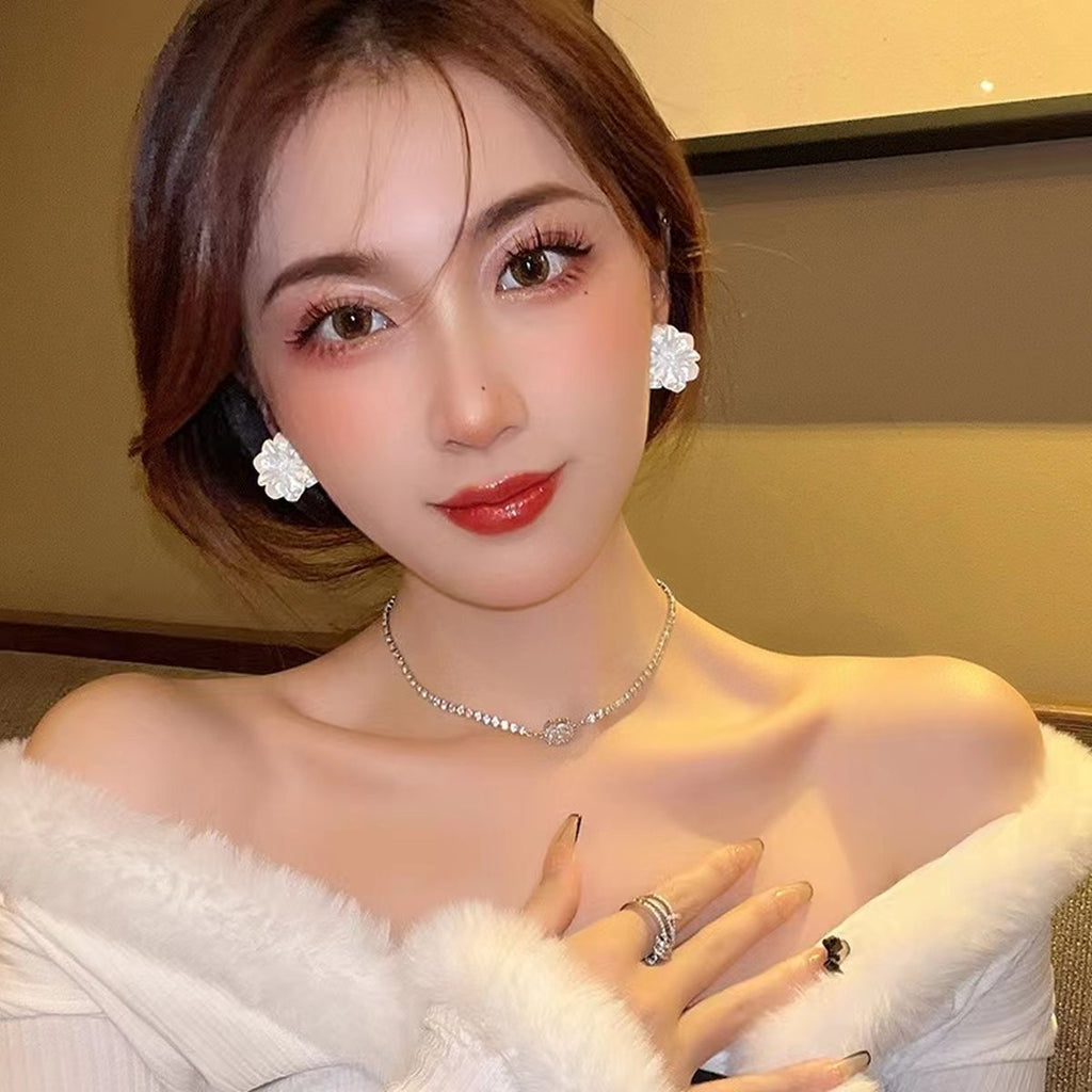 White 3D Flower Acrylic Gold Stud Earring For Women Bulk