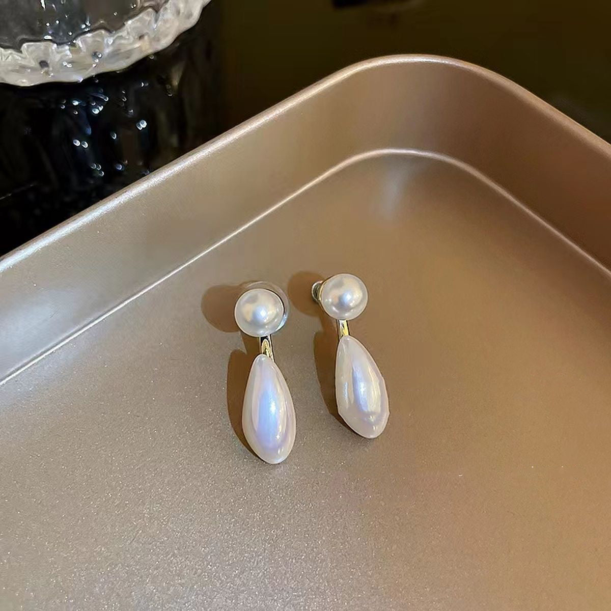 Round Drop Pearl Copper 18K Gold Dangling Drop Earring For Women Bulk Main image