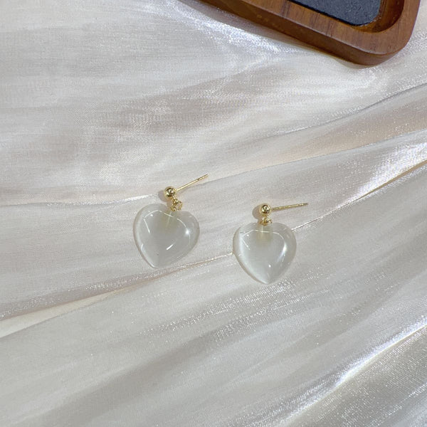 Mother of Pearl Heart Love 18K Gold Copper Stud Earring for Women Main image
