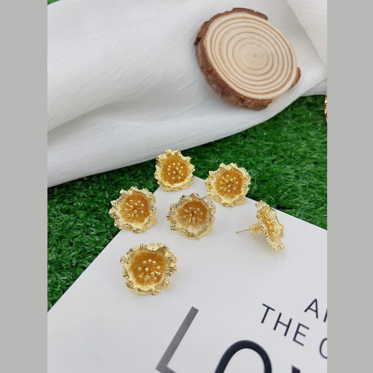Sun Flower Glossy 18K Gold Stud Earring For Women Bulk