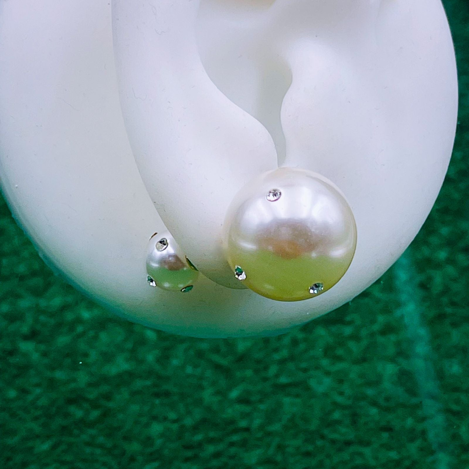 Post Dual Pearl Studded Zircon 18K Gold Double Side Stud Earring Bulk Secondary image