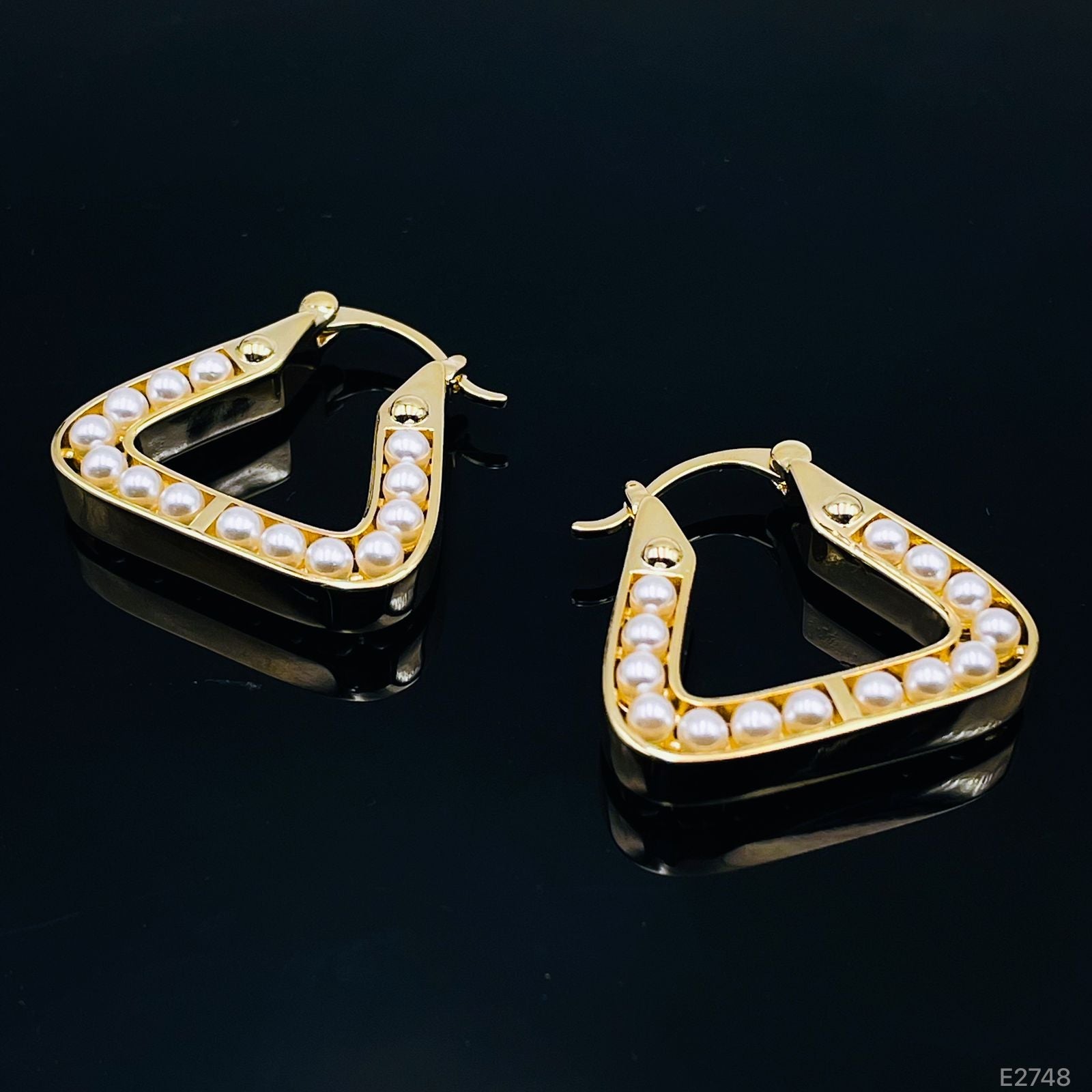 Triangle Pearls 18K Gold Copper Anti Tarnish Hoop Earrings Women Bulk Main image