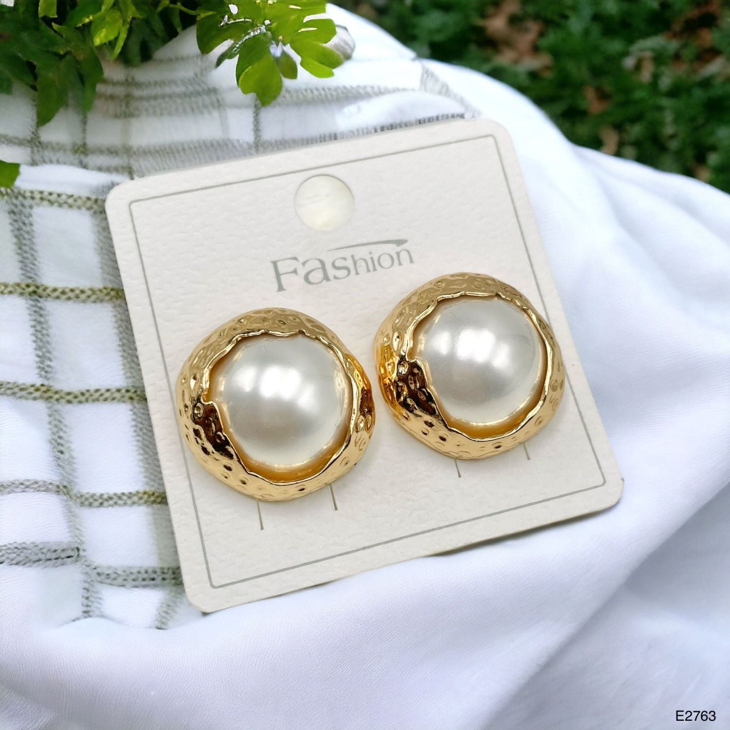 12 Mm Pearl Beaten 18K Gold White Anti Tarnish Stud Earring Women Bulk