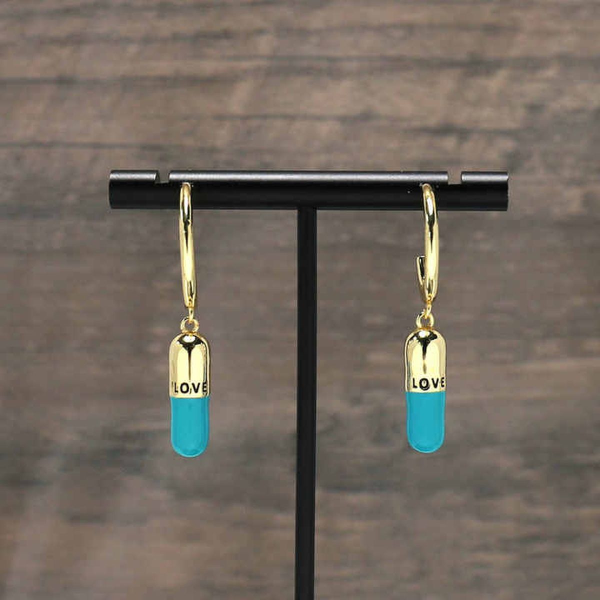 White Capsule Tablet 18K Gold Dangling Earring For Women Bulk