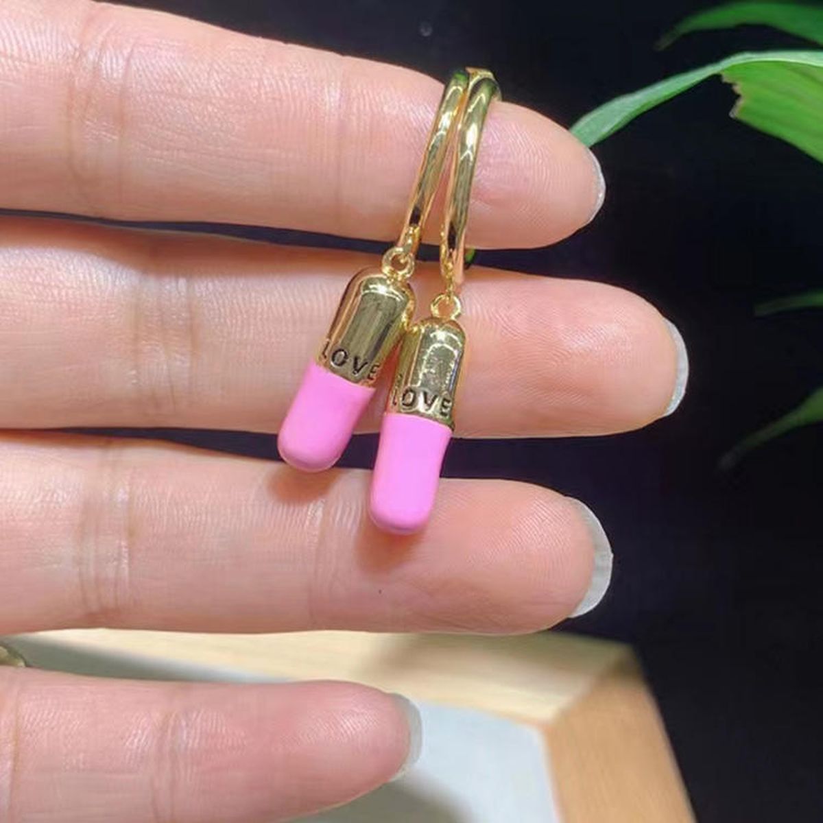 White Capsule Tablet 18K Gold Dangling Earring For Women Bulk