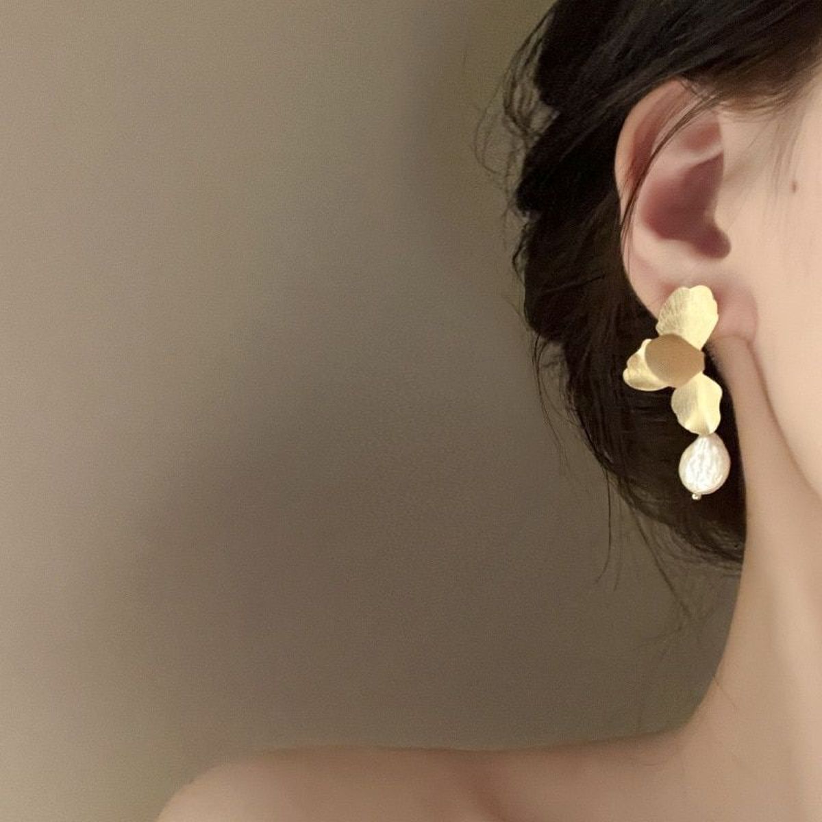 Floral Pearl Italian 14K Gold Finish Anti Tarnish Drop Earring Bulk Secondary image