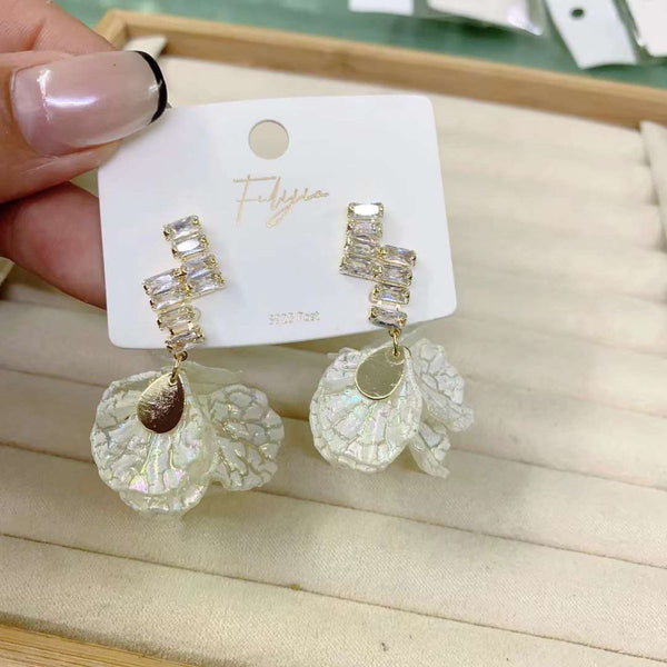 Shell Pearl Leaves Baguette 925 Back Post Anti Tarnish Dangling Earring For Women Main image