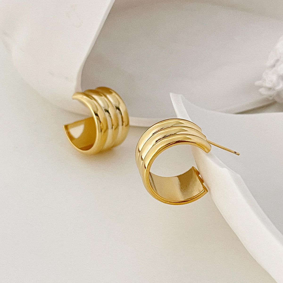 Triple Cylinder 18K Gold Anti Tarnish Hoop Earring For Women Bulk