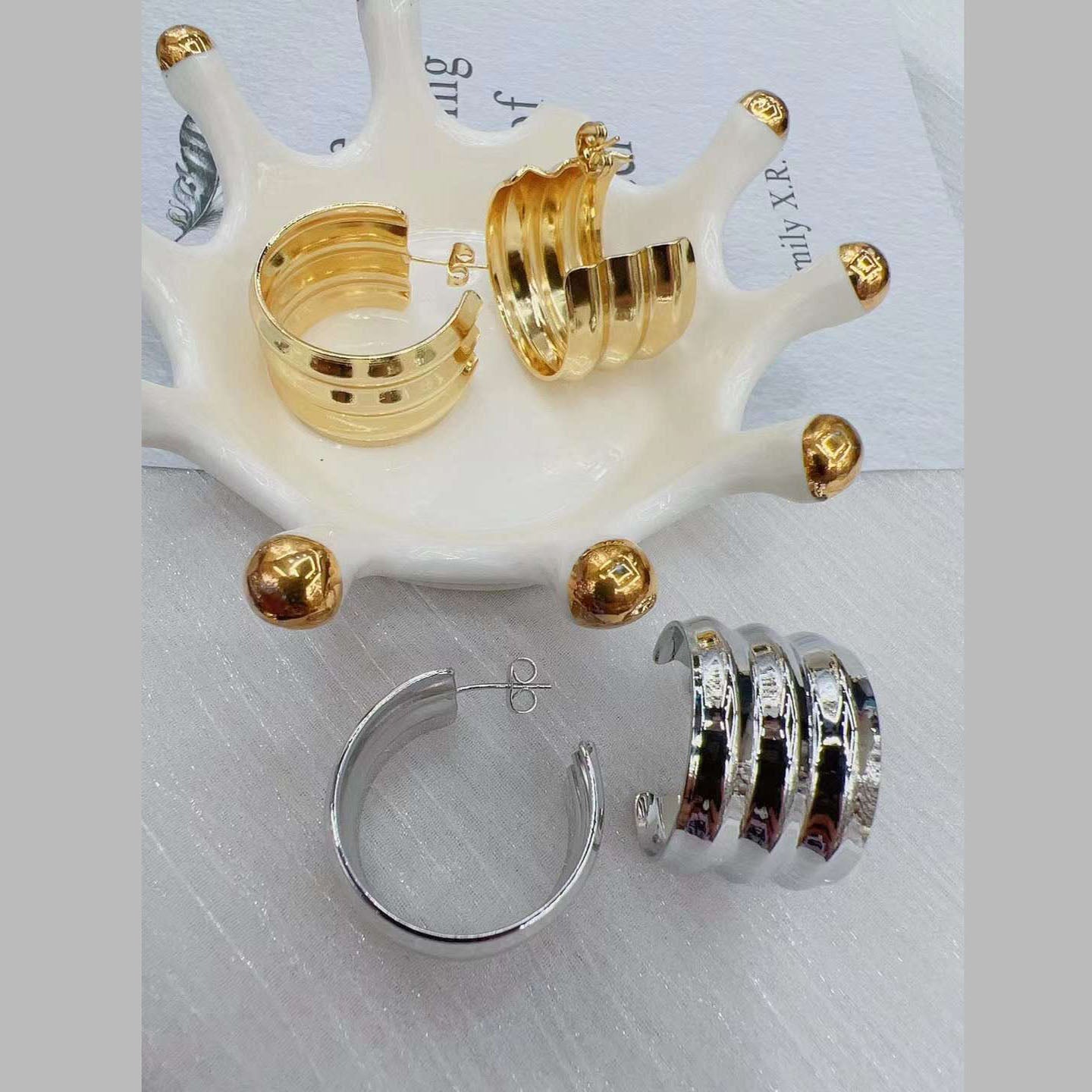 Triple Cylinder 18K Gold Anti Tarnish Hoop Earring For Women Bulk