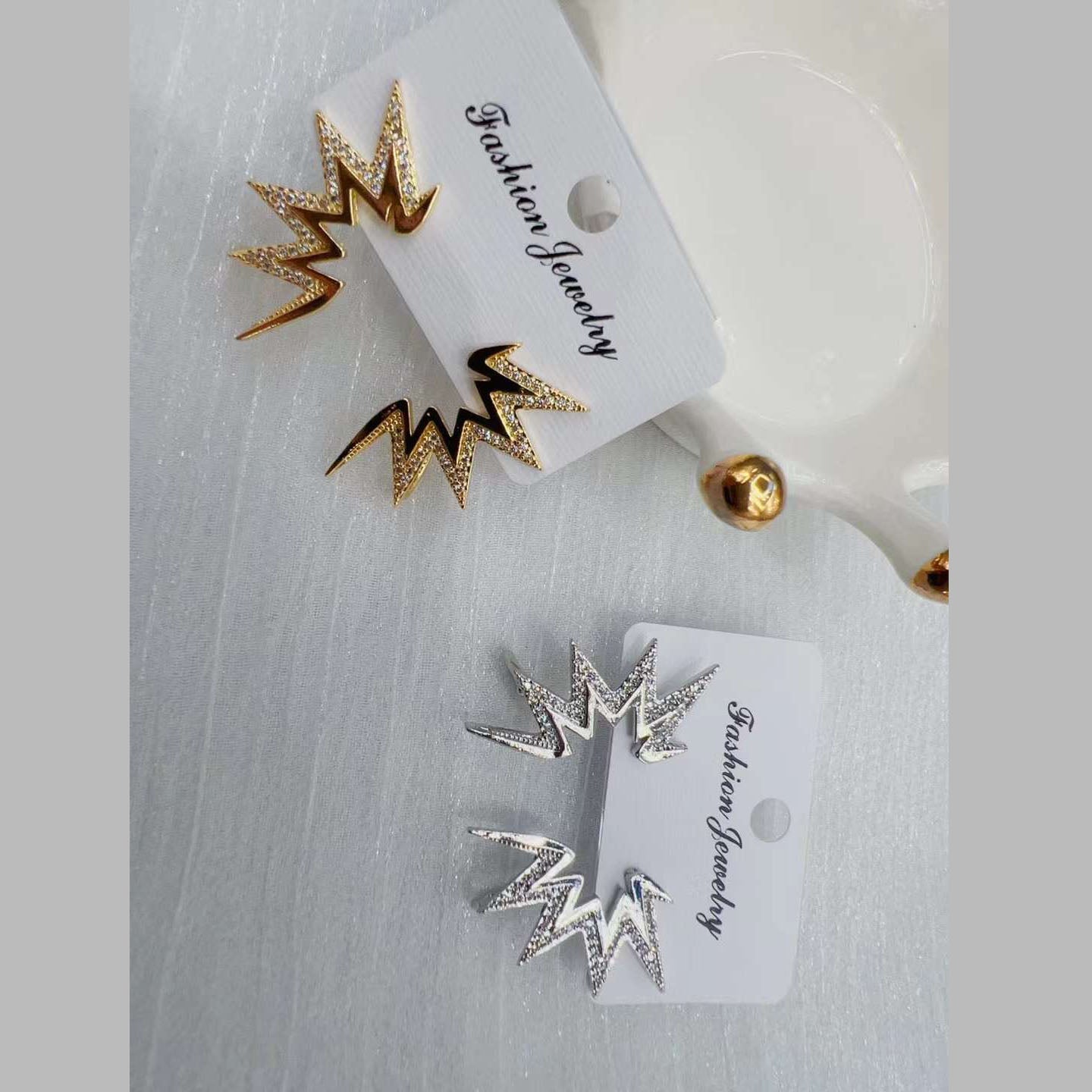 Lightening Star Cubic Zirconia 18K Gold Anti Tarnish Stud Earring Bulk Main image