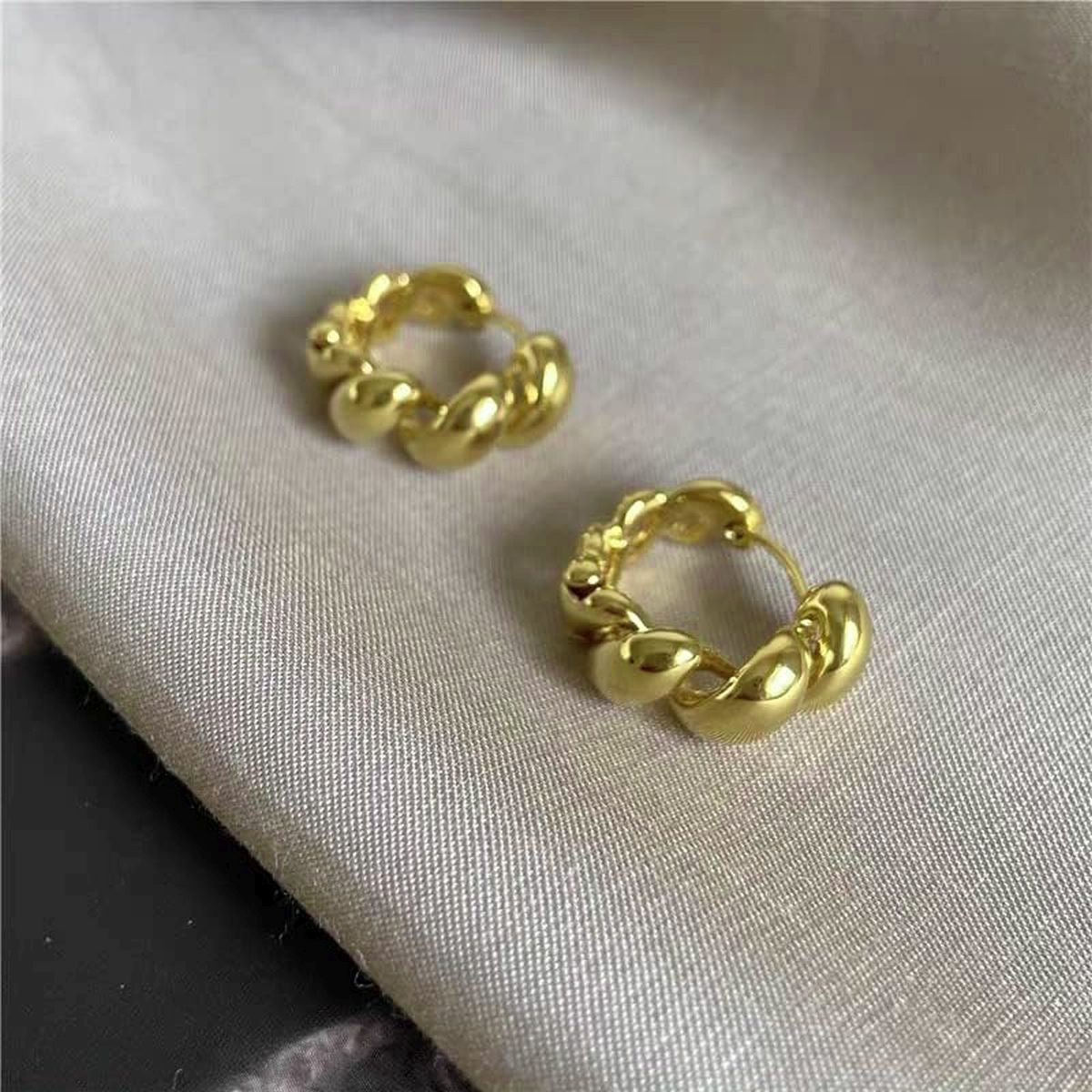 Cute Croissant 18K Gold Anti Tarnish Hoop Earring For Women Bulk Main image