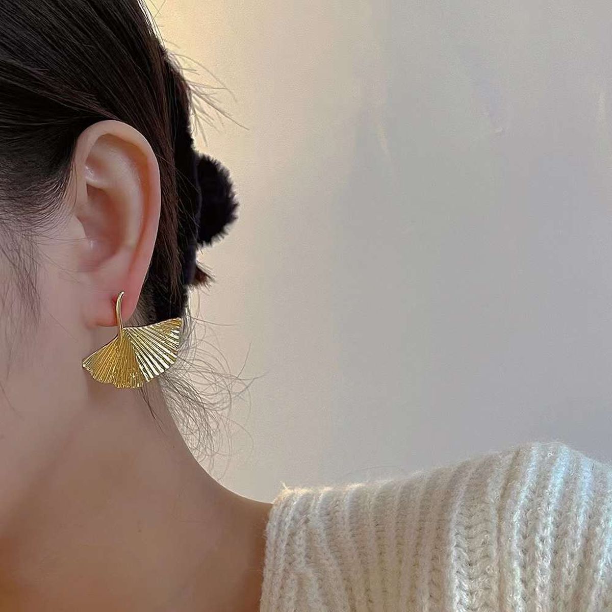 Etched Fan 18K Gold Anti Tarnish Earring For Women Bulk