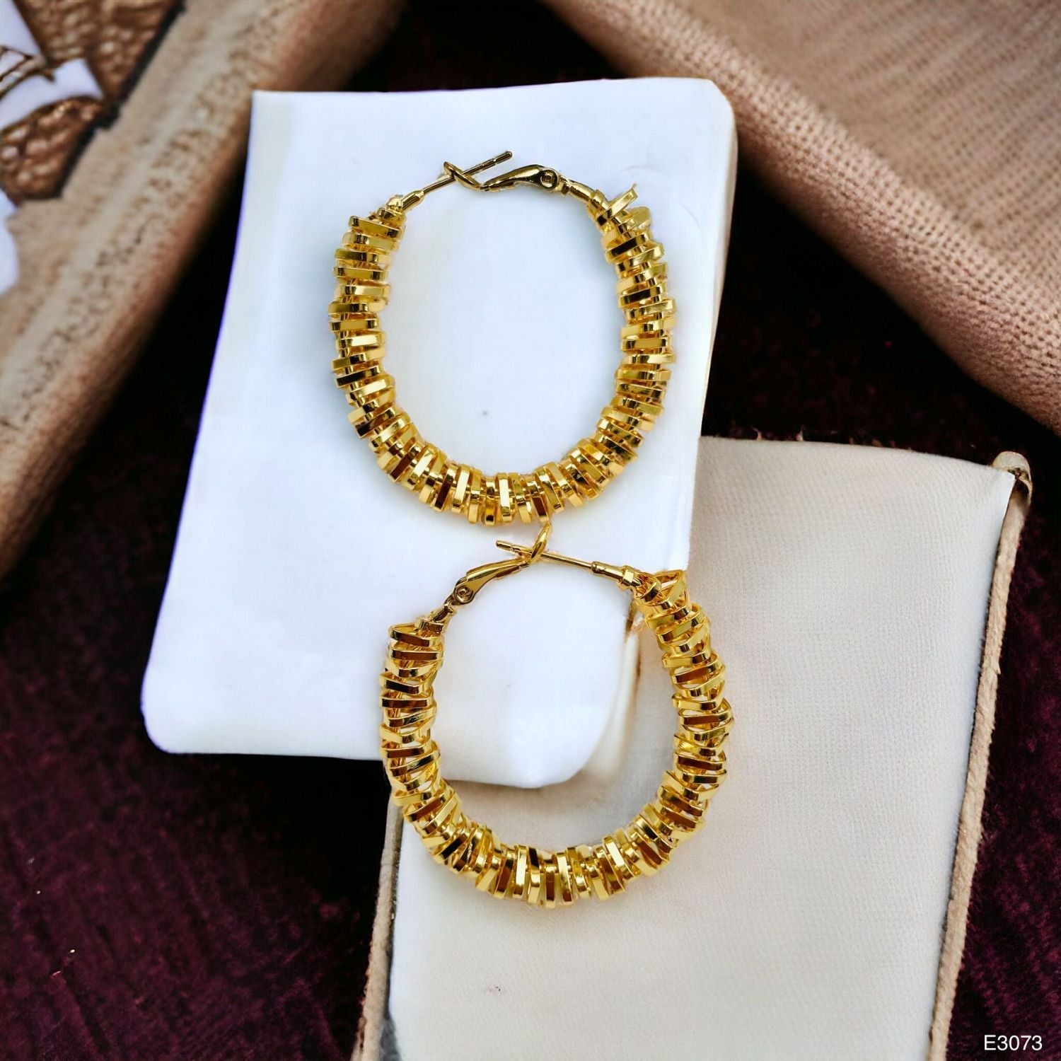 Stylish 18K Gold Anti Tarnish Hoop Earring For Women Bulk