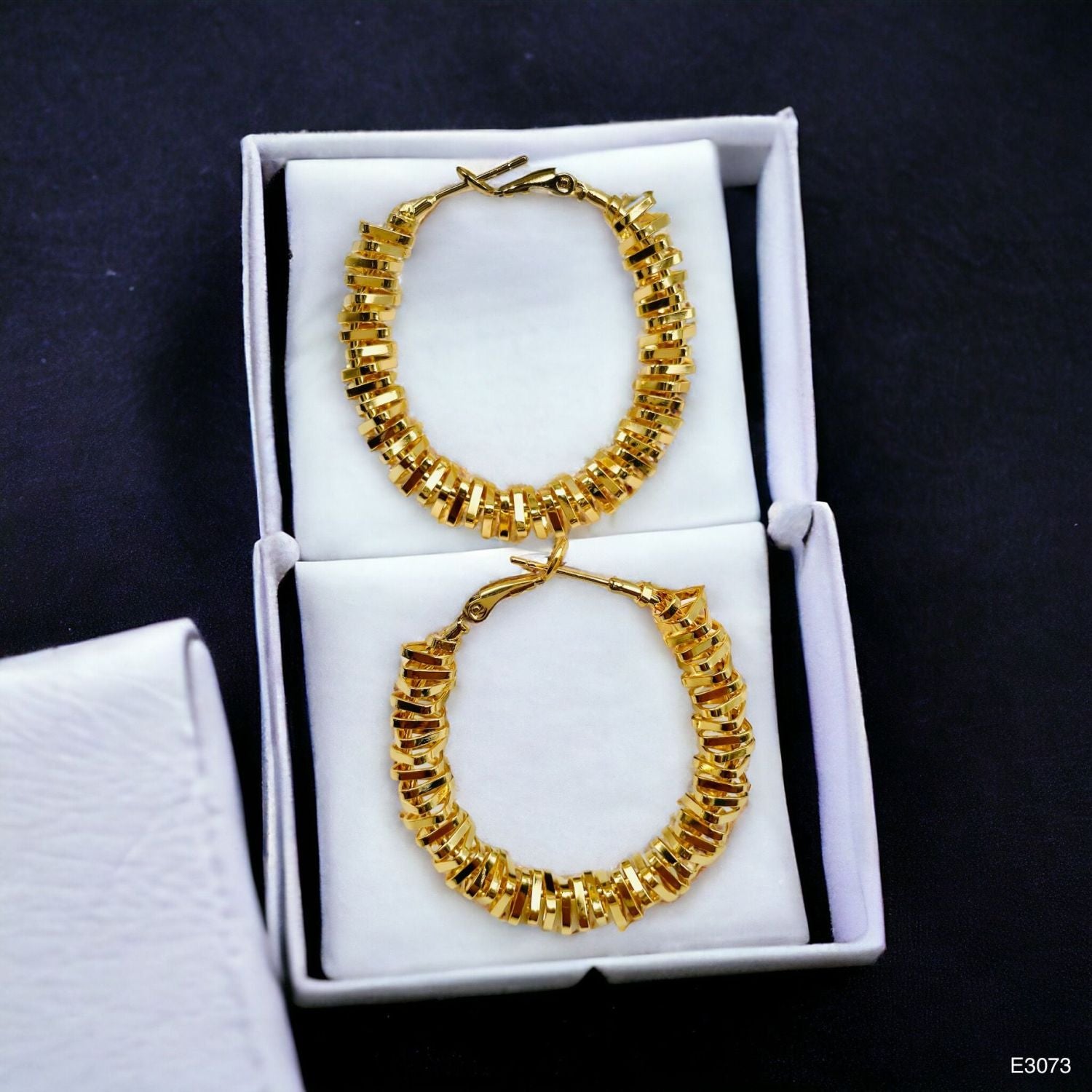 Stylish 18K Gold Anti Tarnish Hoop Earring For Women Bulk