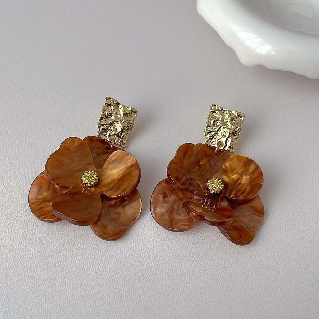 Mother Of Pearl White 18K Gold Anti Tarnish Dangler Earring Women Bulk