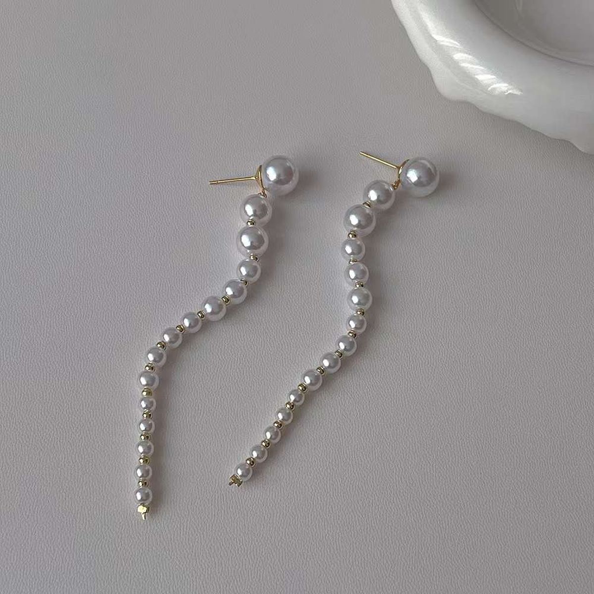 Pearl White 18K Gold Anti Tarnish Dangler Tassel Earring Women Bulk