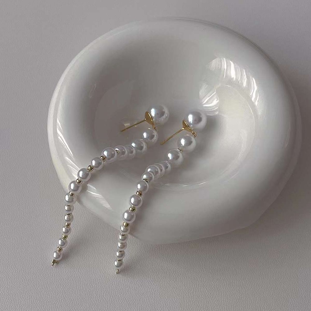 Pearl White 18K Gold Anti Tarnish Dangler Tassel Earring Women Bulk
