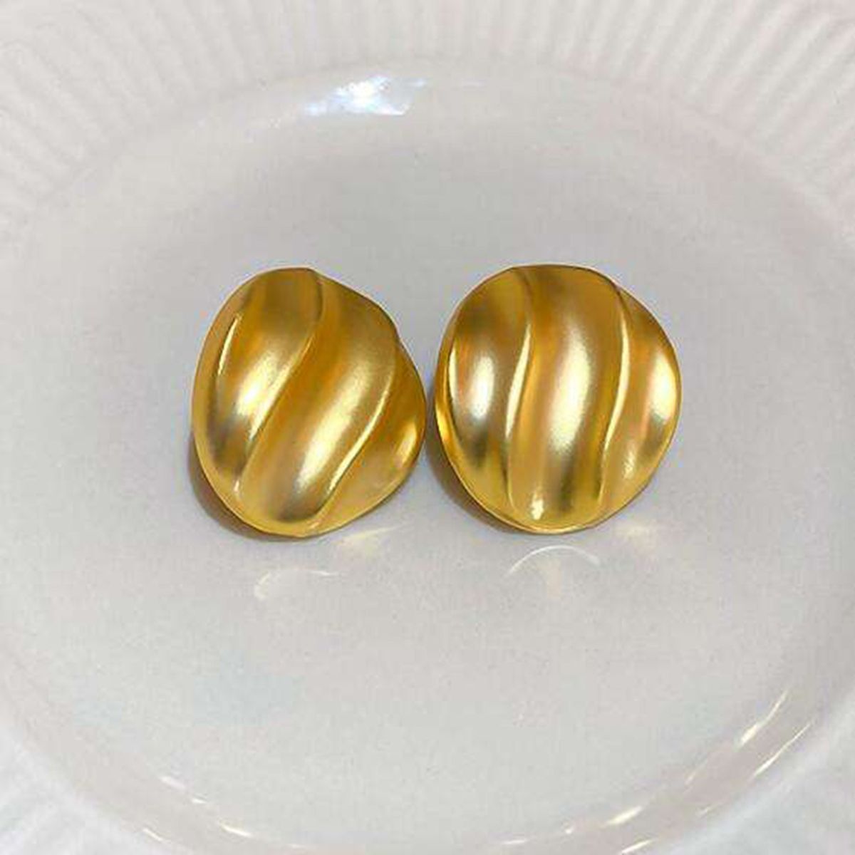 18K Gold Anti Tarnish Stud Earring Pair For Women Bulk