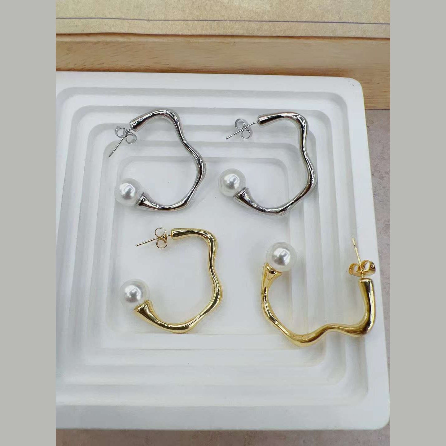 Dented Pearl White 18K Gold Anti Tarnish Hoop Earring Pair Women Bulk