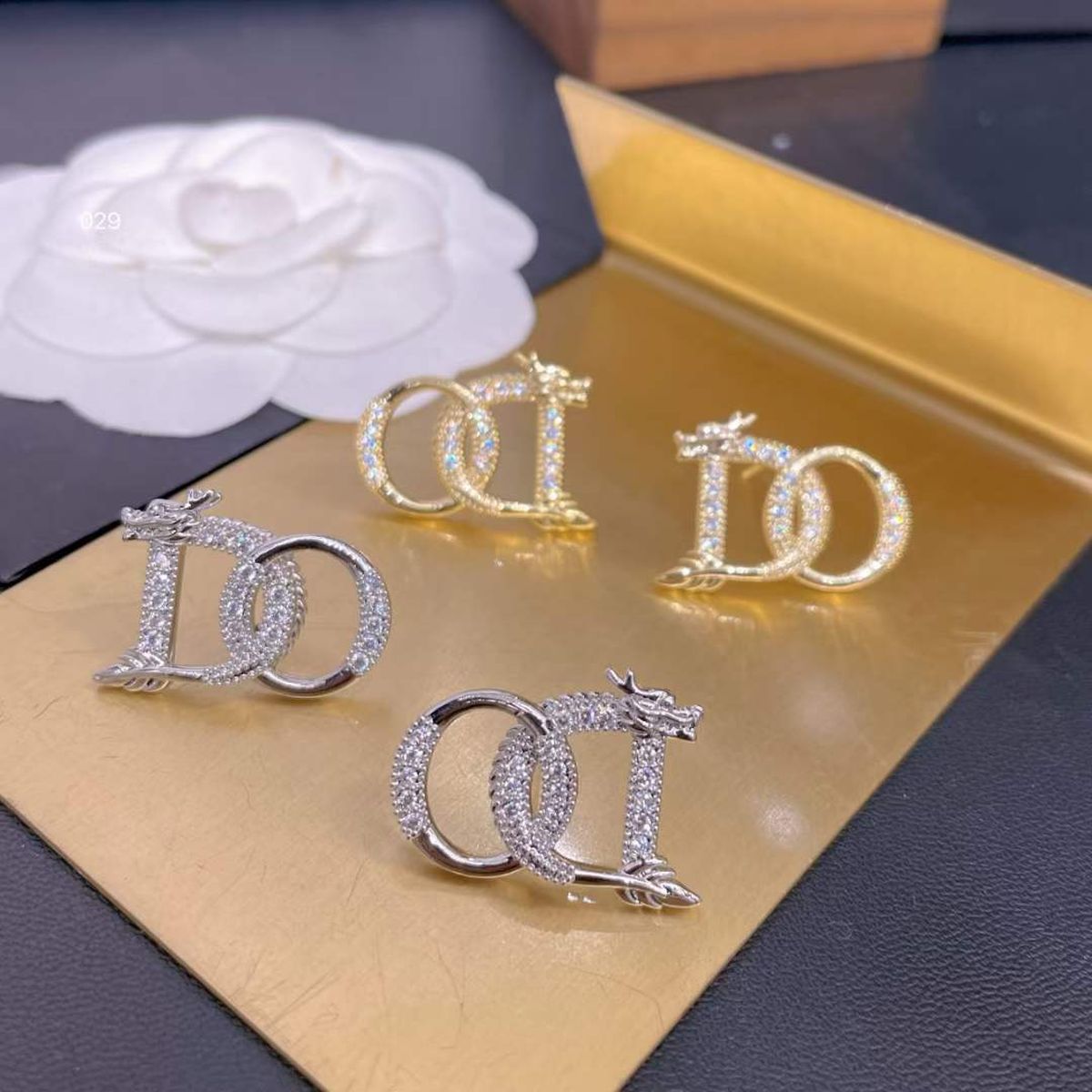 Letter 18K Gold Cubic Zirconia Anti Tarnish Stud Earring Women Bulk