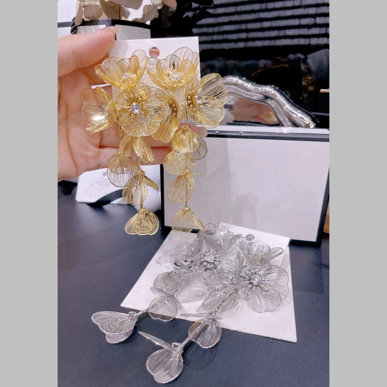 Acrylic Flower 18K Gold CZ Anti Tarnish Dangler Earring Bulk Main image