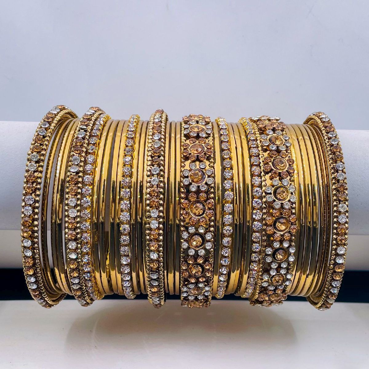 Ethnic Traditional 18K Gold American diamond Bangle Set For Women Main image