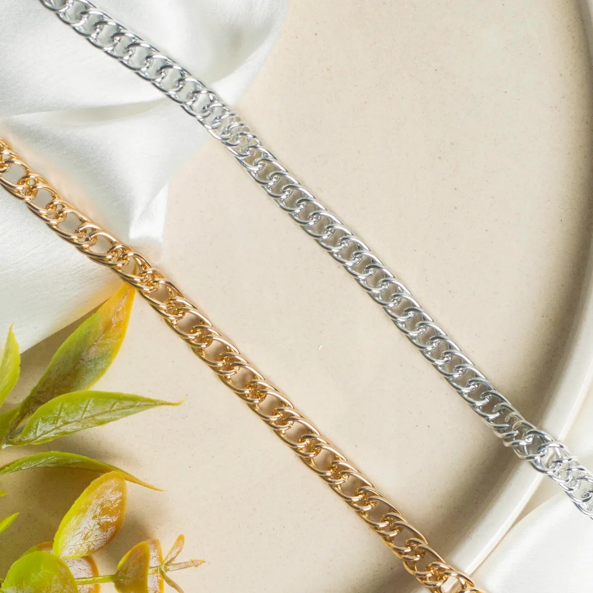 Aluminium Size 7 Mm Width 1 Meter Chain Women Bulk Main image