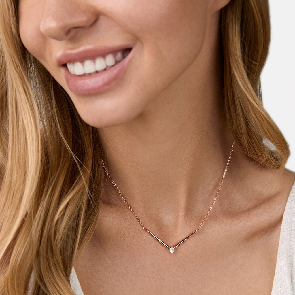 Brass 18K Rose Gold V Shape Chain Pendant For Women Bulk