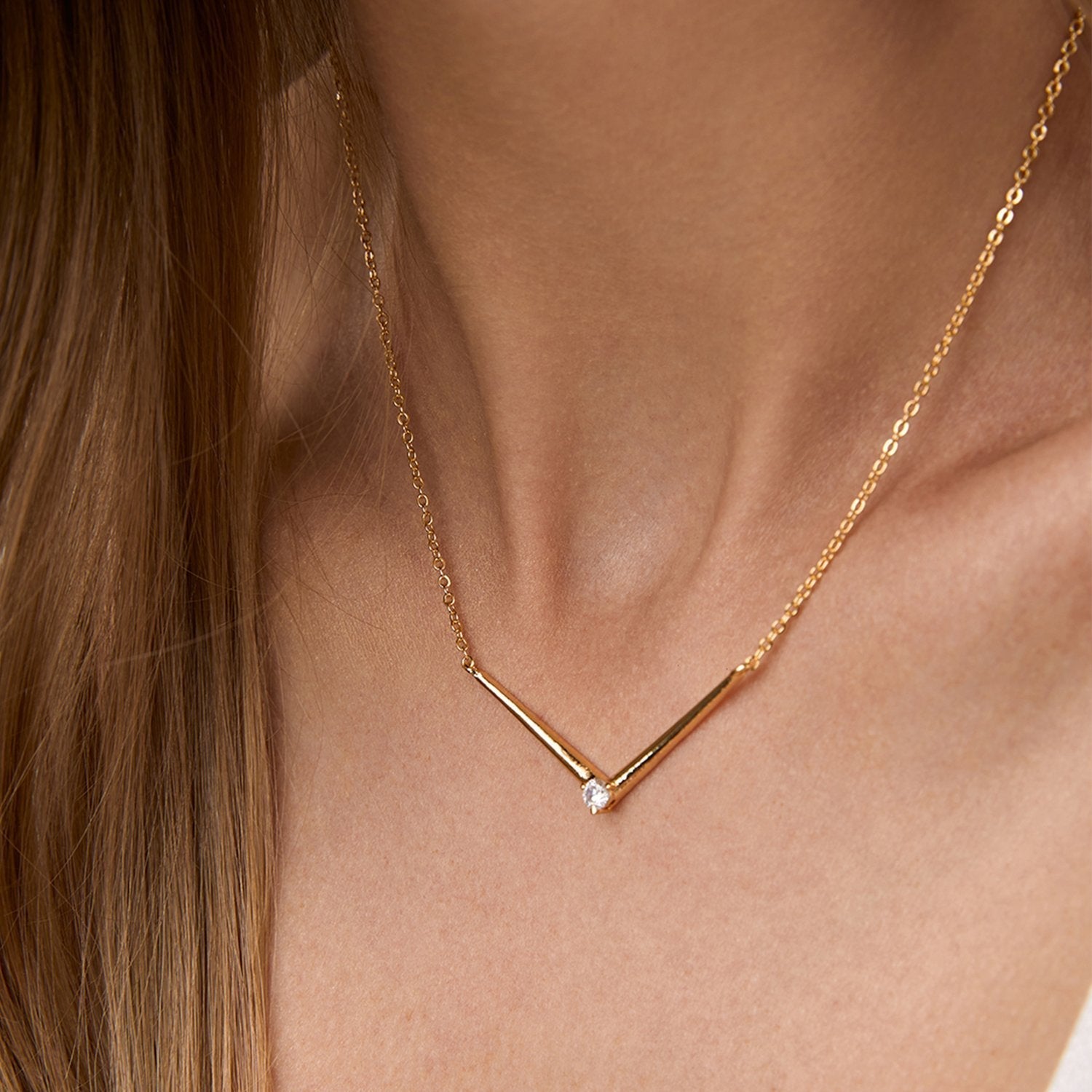Brass 18K Rose Gold V Shape Chain Pendant For Women Bulk