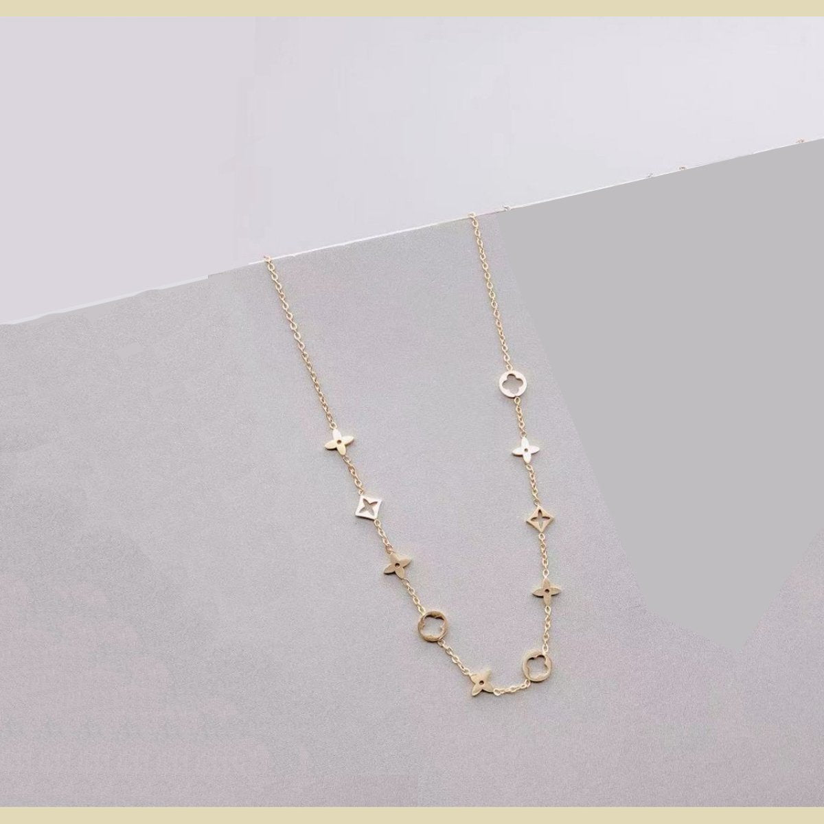 Round Star Gold Clover Stainless Steel Necklace Pendant Chain Bulk