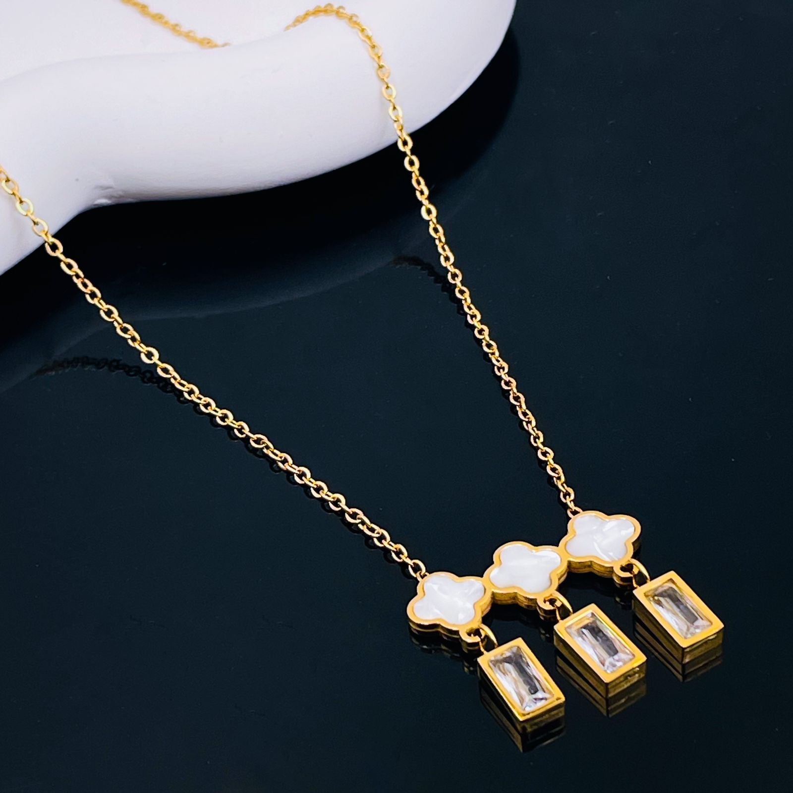 Clover Baguette 18K Gold Stainless Steel Necklace Chain for Women Secondary image