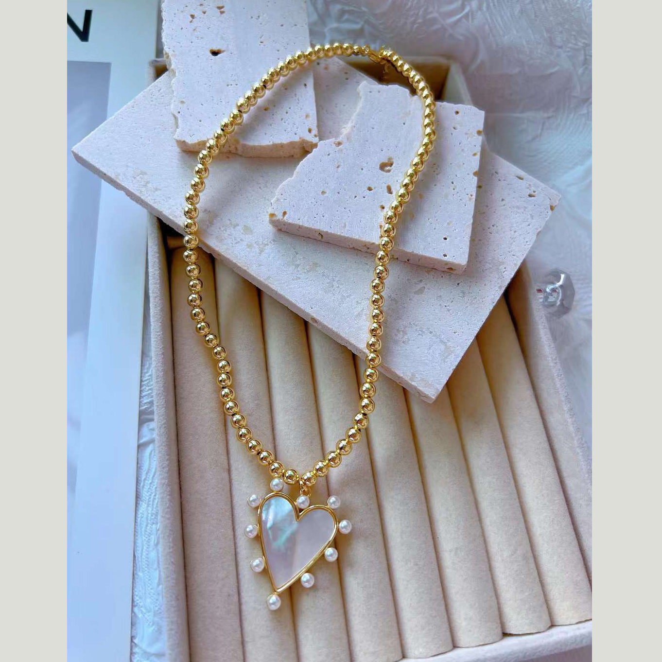 Mother of Pearl Heart Love Pendant Beaded Ball 18K Gold Anti Tarnish Necklace Chain for Women Main image