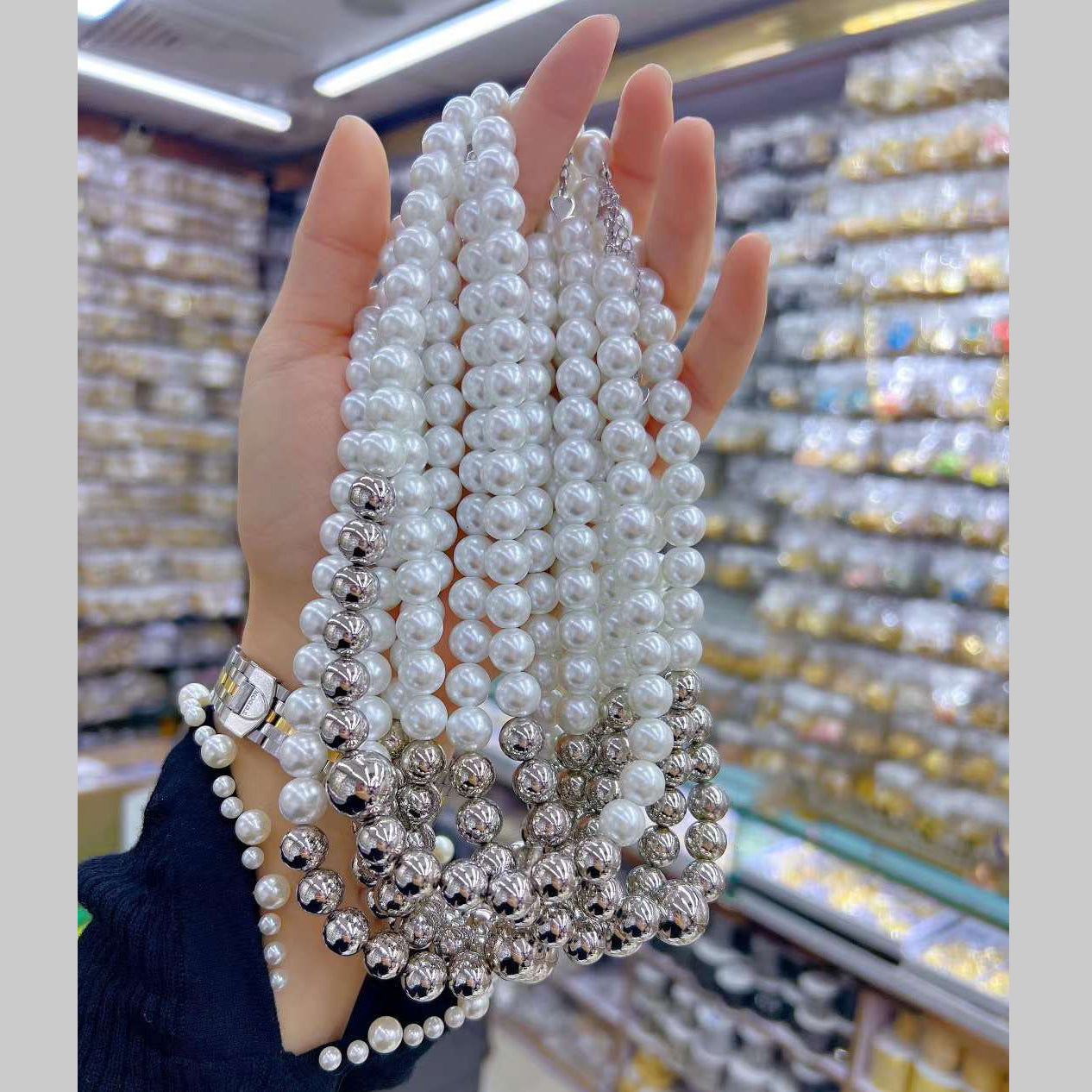 Glossy Balls White 18K Gold Anti Tarnish Pearl Necklace For Women Secondary image