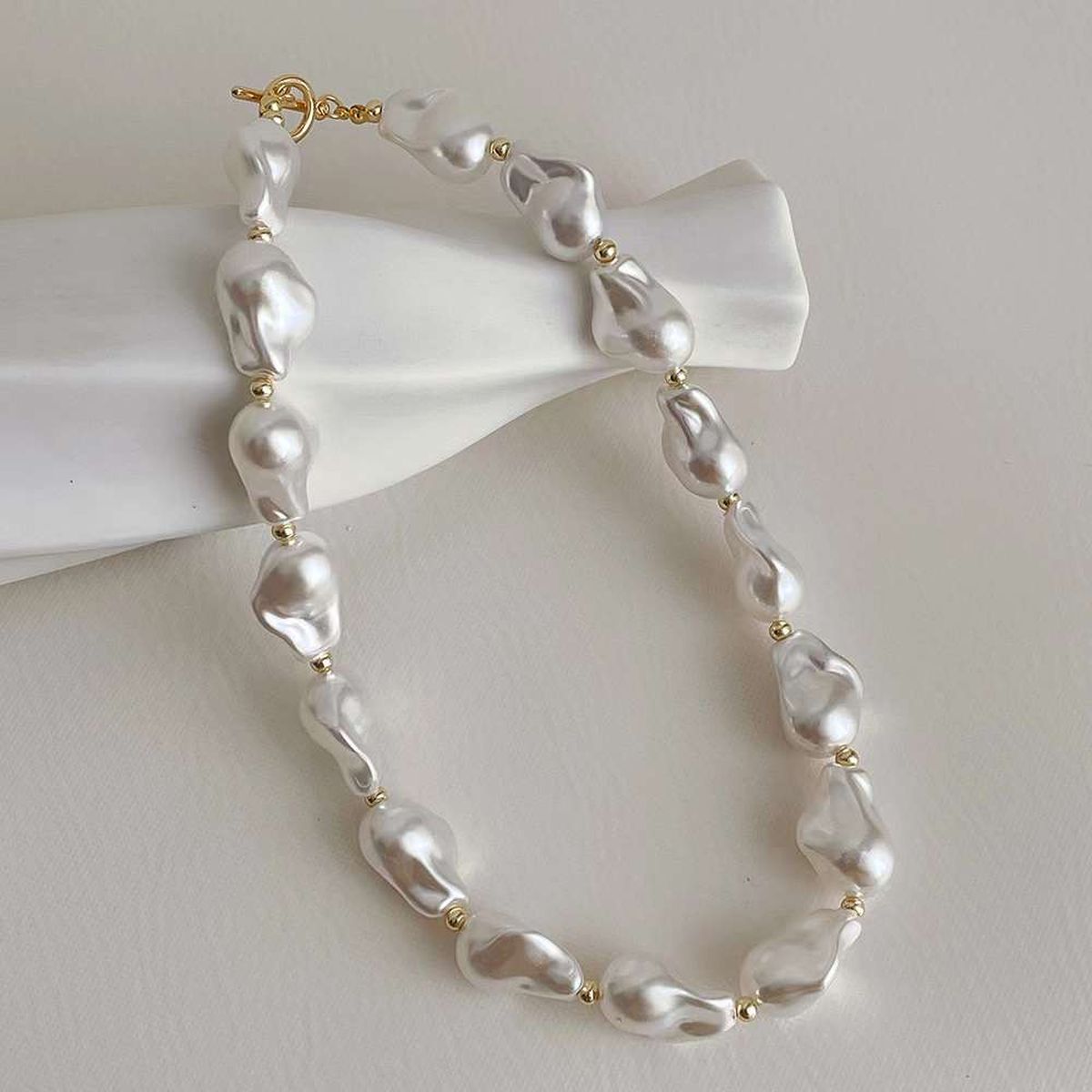 Baroque Pearl 18K Gold Anti Tarnish Necklace For Women Bulk Main image
