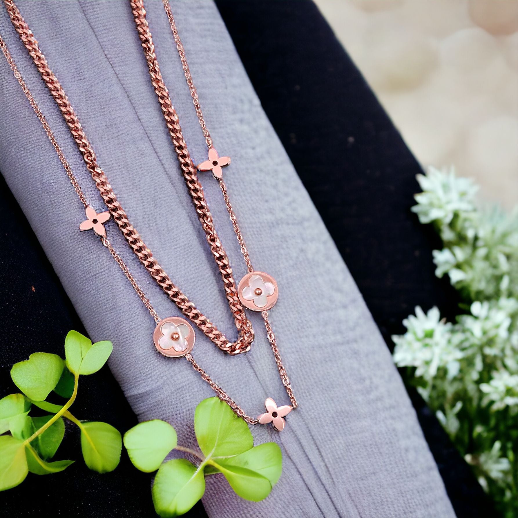 Clover Flower White 18K Rose Gold Mother Of Pearl Anti Tarnish Stainless Steel Necklace Layer Chain For Women Secondary image