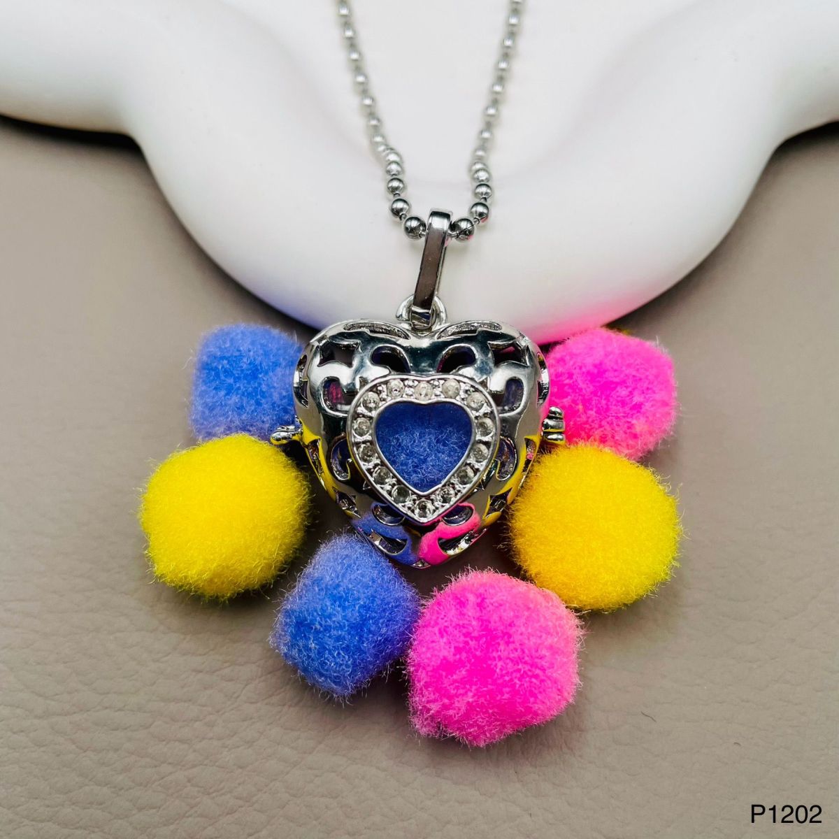 Heart Love Aromatherapy Perfume Diffuser Openable Pendant Chain Bulk