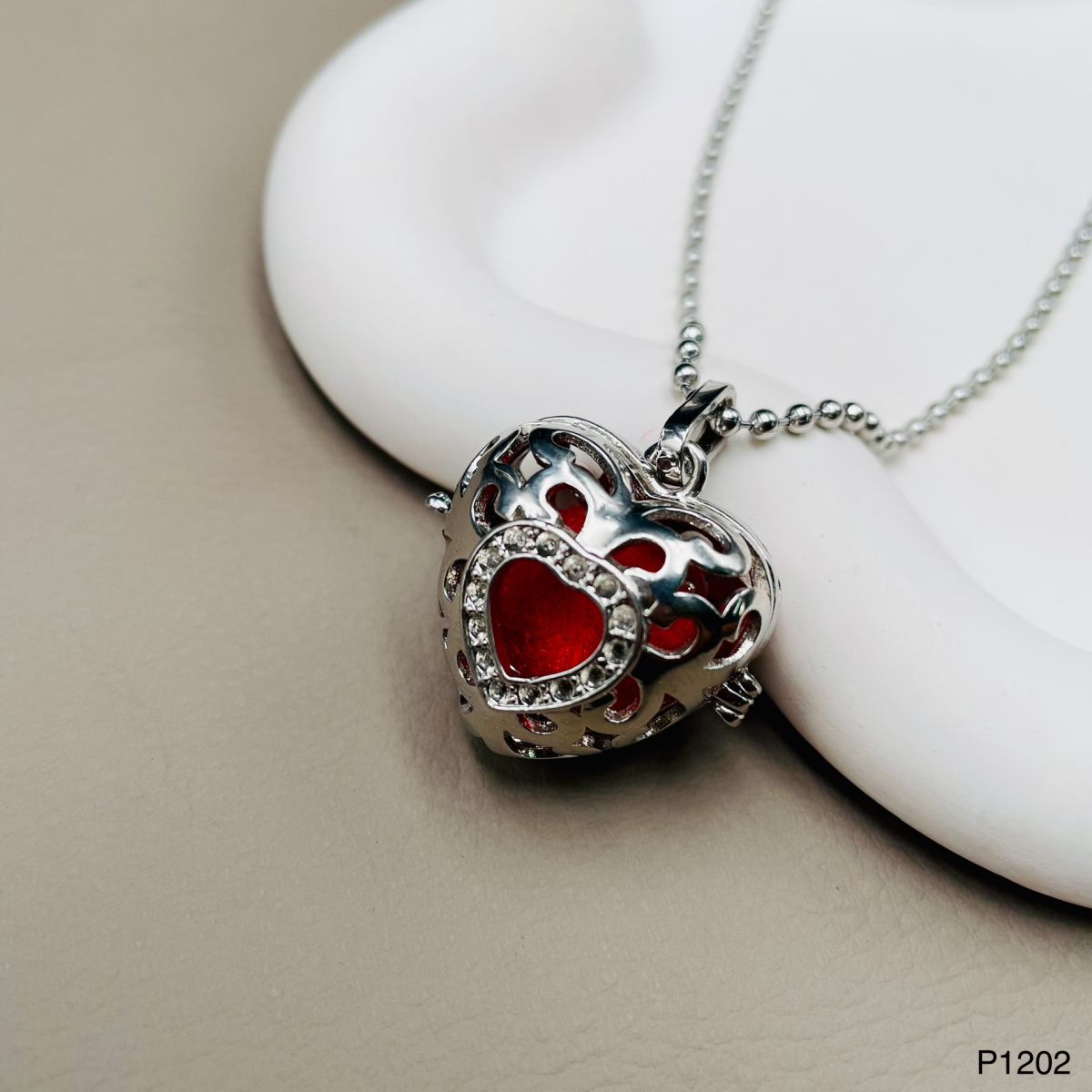Heart Love Aromatherapy Perfume Diffuser Openable Pendant Chain Bulk