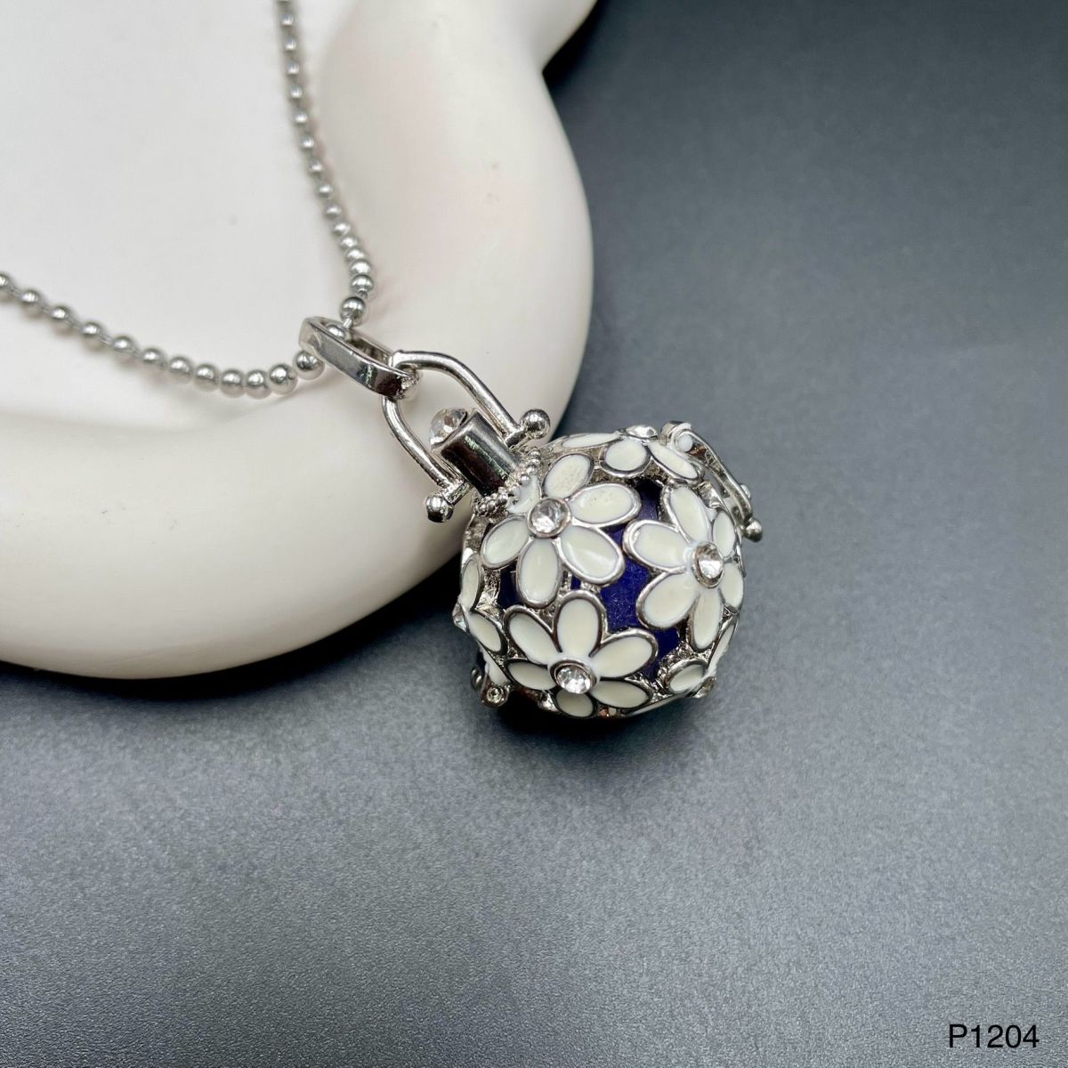 Aromatherapy Oil Perfume Diffuser Openable Cage Pendant Chain Bulk