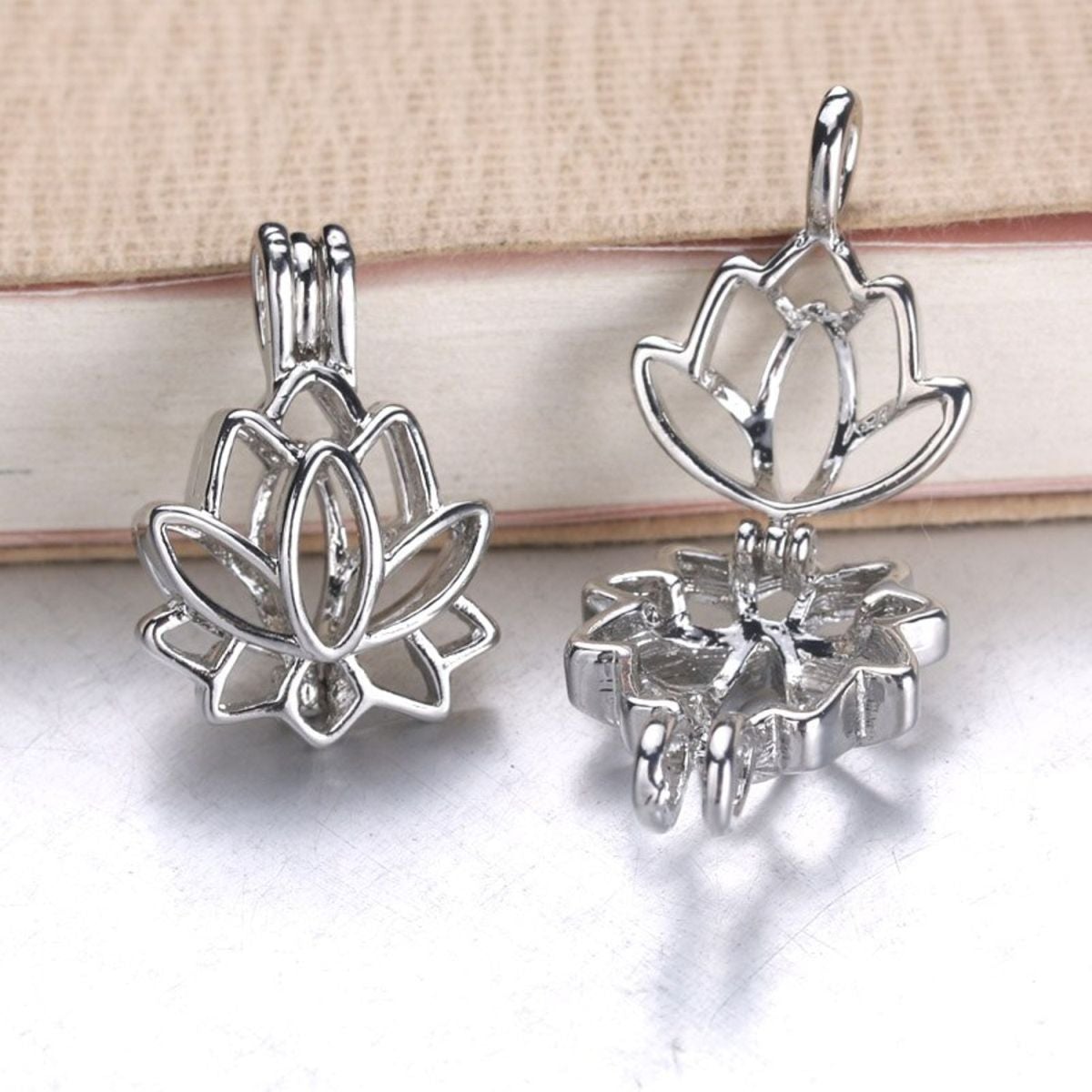 Lotus Flower Aromatherapy Oil Perfume Diffuser Openable Pendant Chain