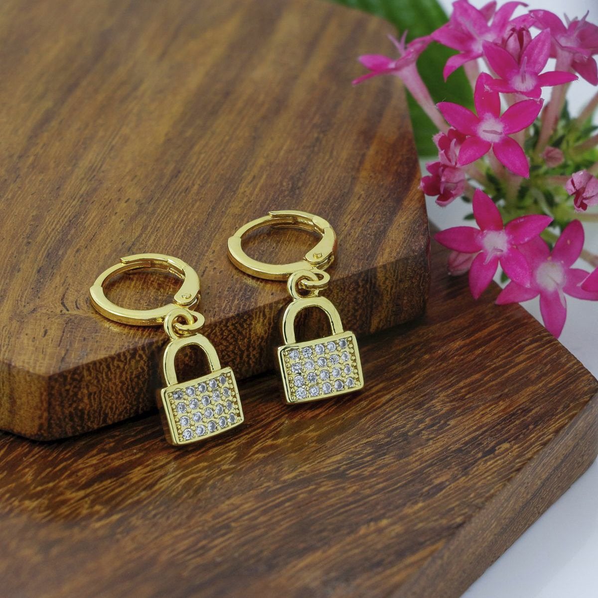 Lock 18K Gold Cubic Zirconia Brass Hoop Earring Pair For Women Bulk