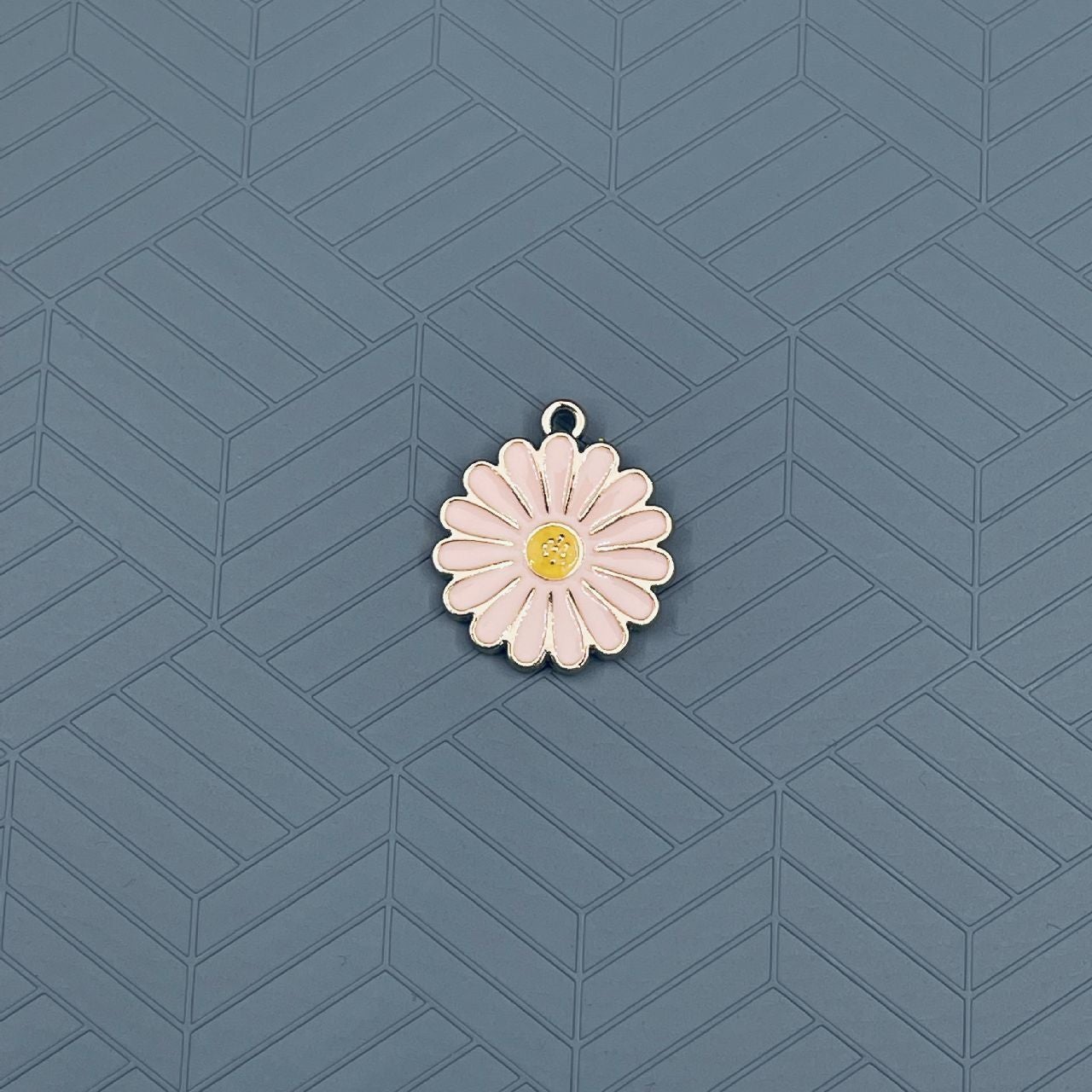 Brass Enamel White Yellow Gold Daisy Flower Pendant For Women