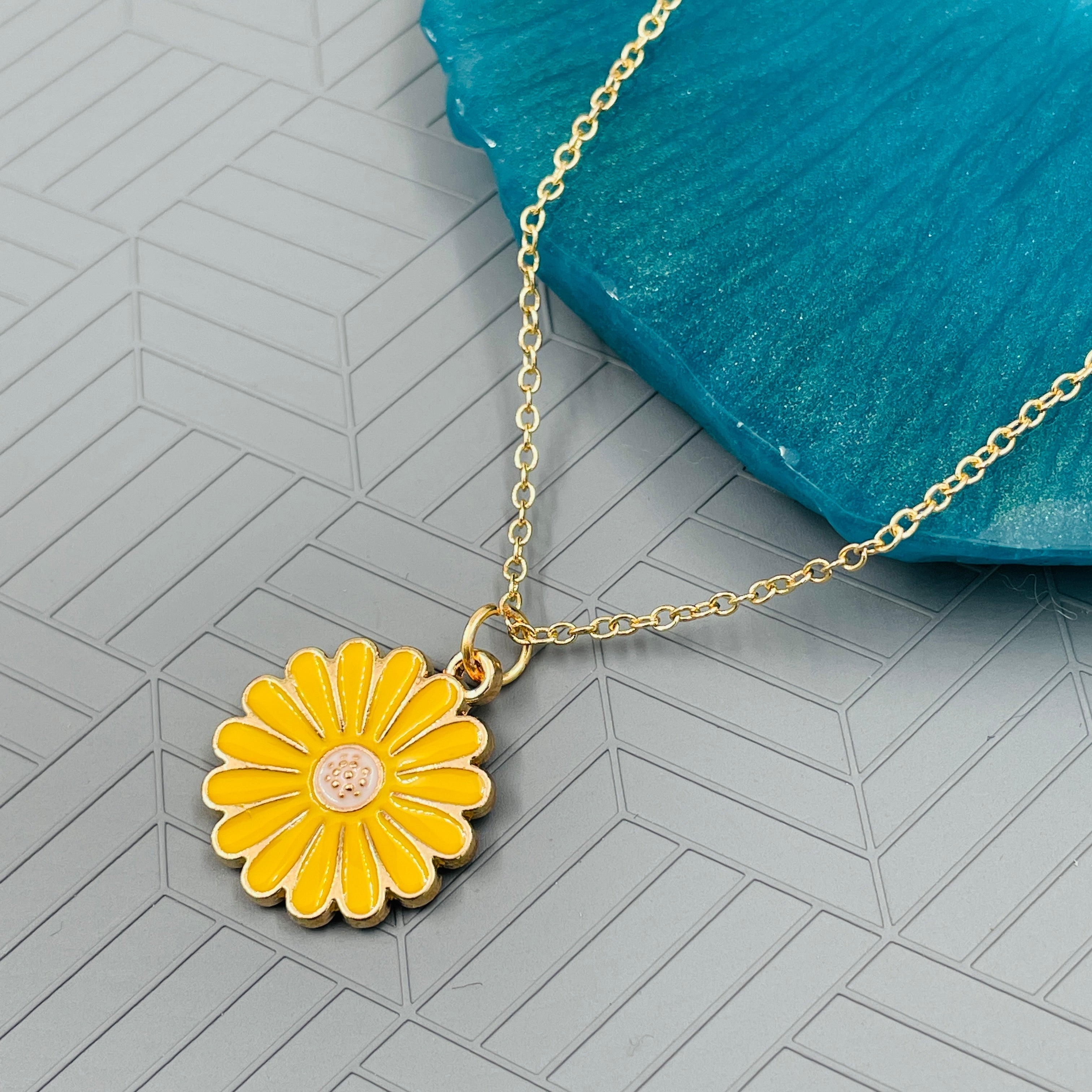 Brass Enamel Yellow Gold Daisy Flower Pendant For Women Girls Bulk Main image