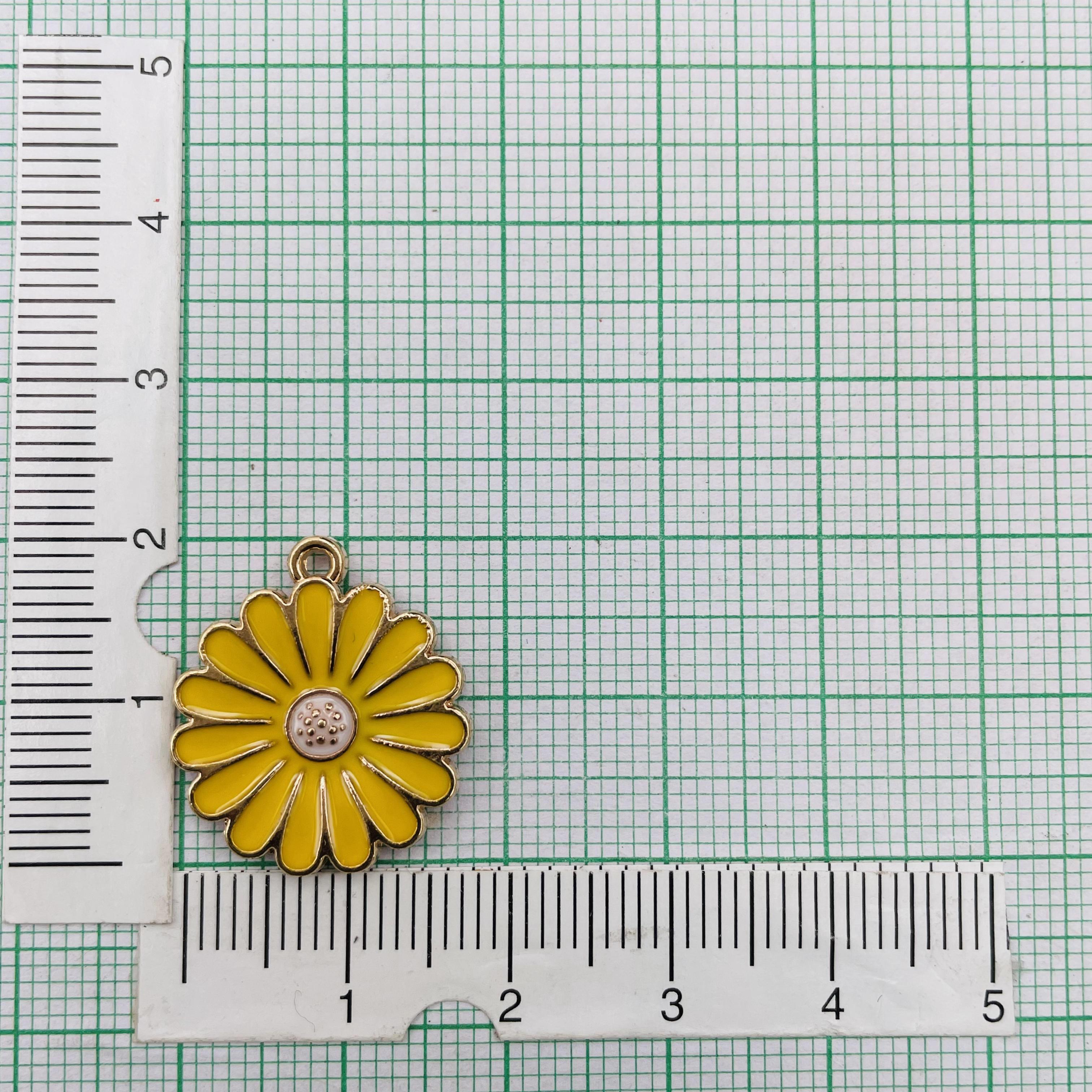 Brass Enamel Yellow White Gold Daisy Flower Pendant For Women