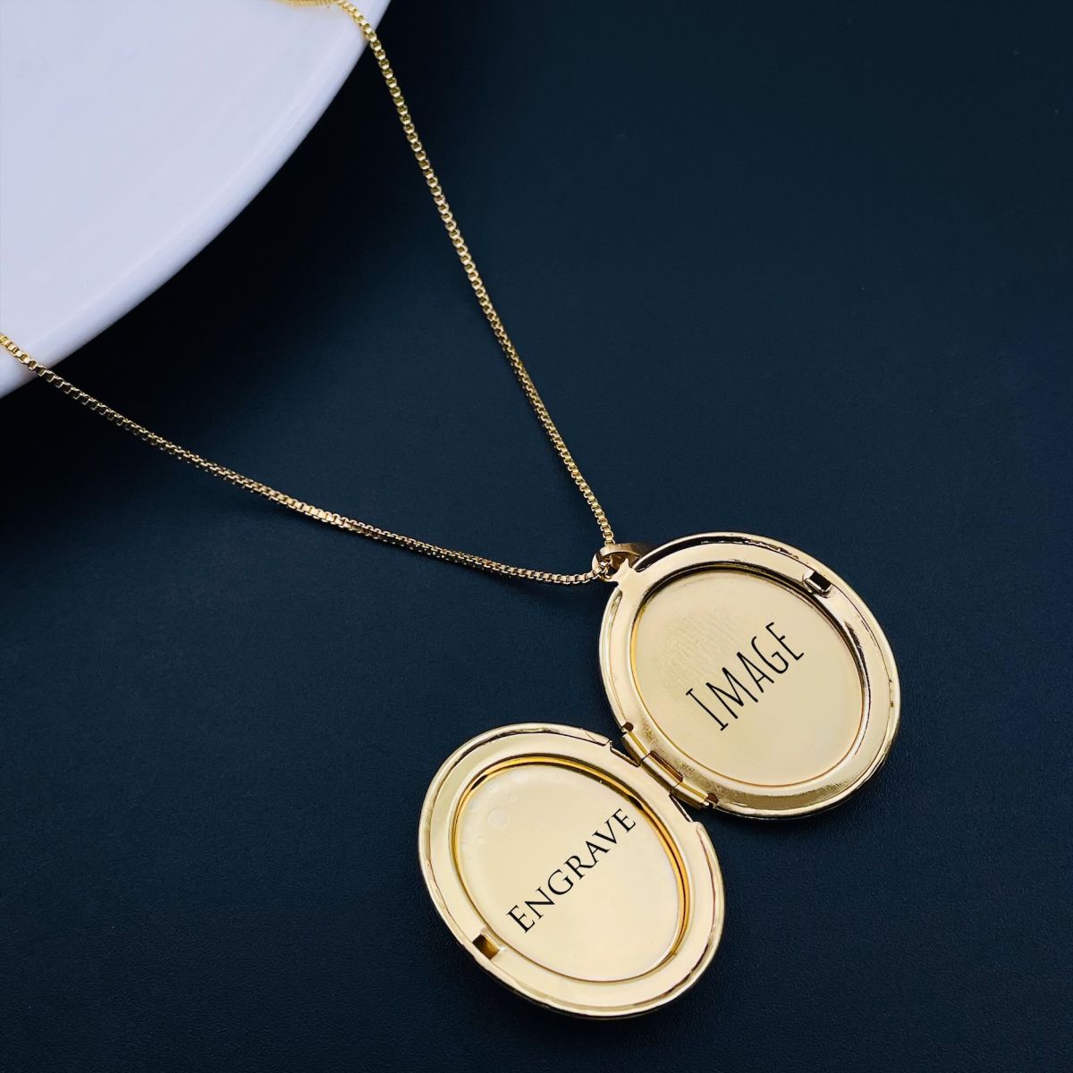 White Oval Mother Of Pearl Openable Photo Frame Pendant Chain Bulk