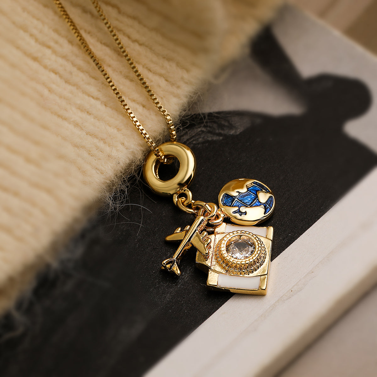 Camera Globe Airplane Charms 18K Gold Anti Tarnish Pendant Chain Bulk