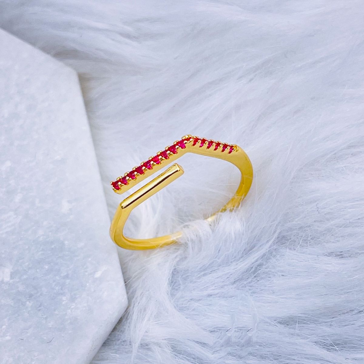 Slim Arrow Geometric Copper 18K Gold Free Size Ring For Women Bulk